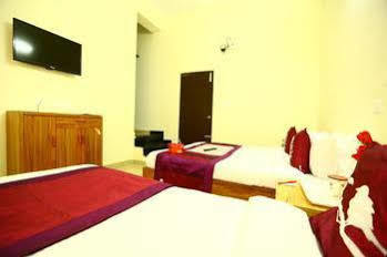 Capital O 10546 Parkway Inn Chennai Esterno foto