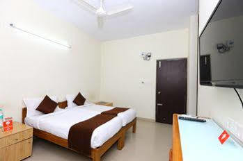 Capital O 10546 Parkway Inn Chennai Esterno foto