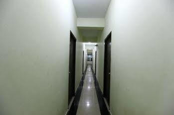 Capital O 10546 Parkway Inn Chennai Esterno foto